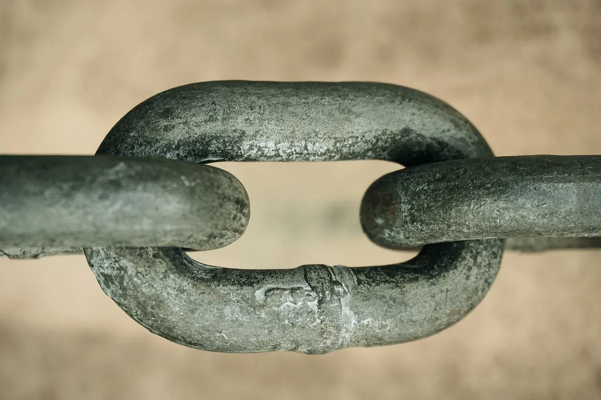 chain, connection, stop, strong, iron, connected, stole, vintage, together, powerful, cohesion, keep, support, composite, team, hold tight, friendship, power, s