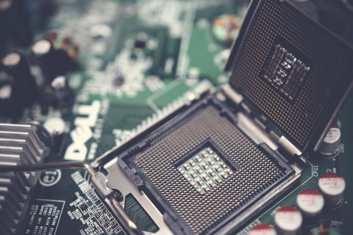 Chip semiconductor en laboratorio