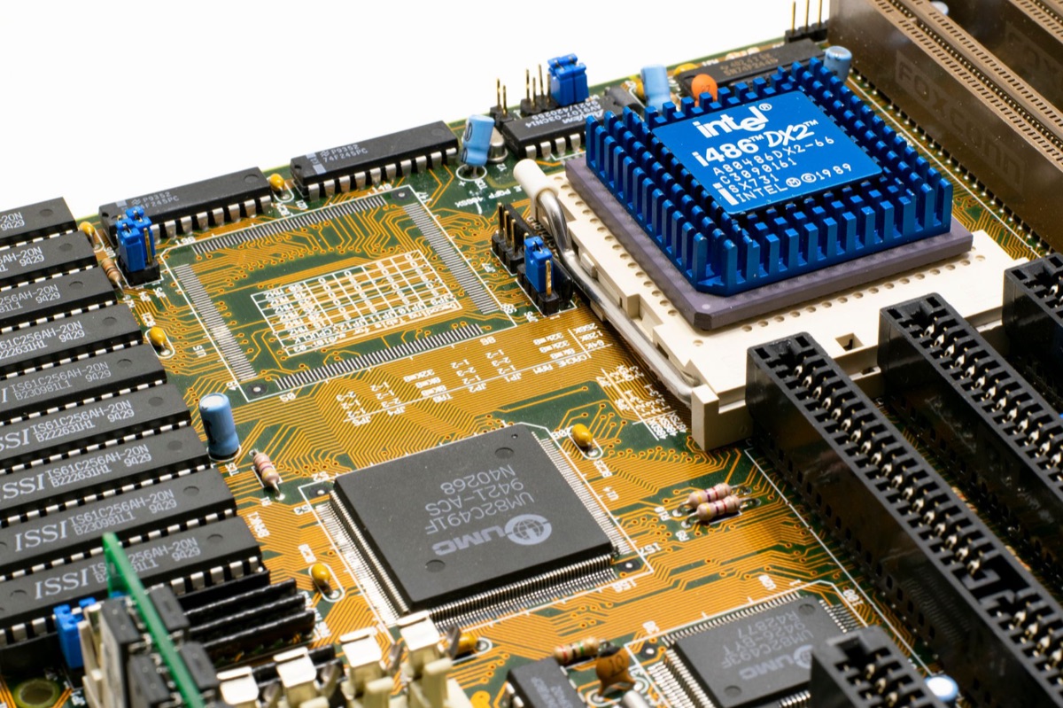 Chip semicondutor com circuito de IA