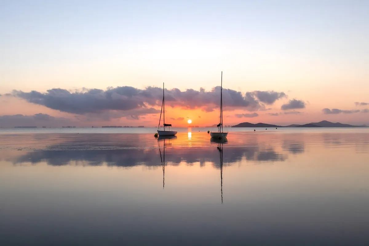 lake, reflection, sunrise, boat, calm, nature, sky, cloudy, soft light, silhouette, romantic, beautiful, peace, geometry, dawn, spain, region murcia, two boats,